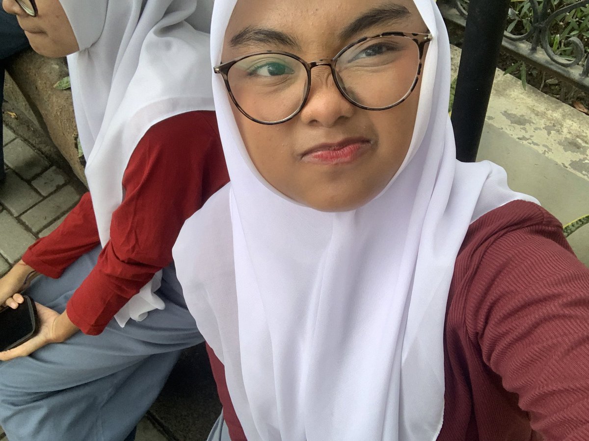 liyaa law’25 tweet media