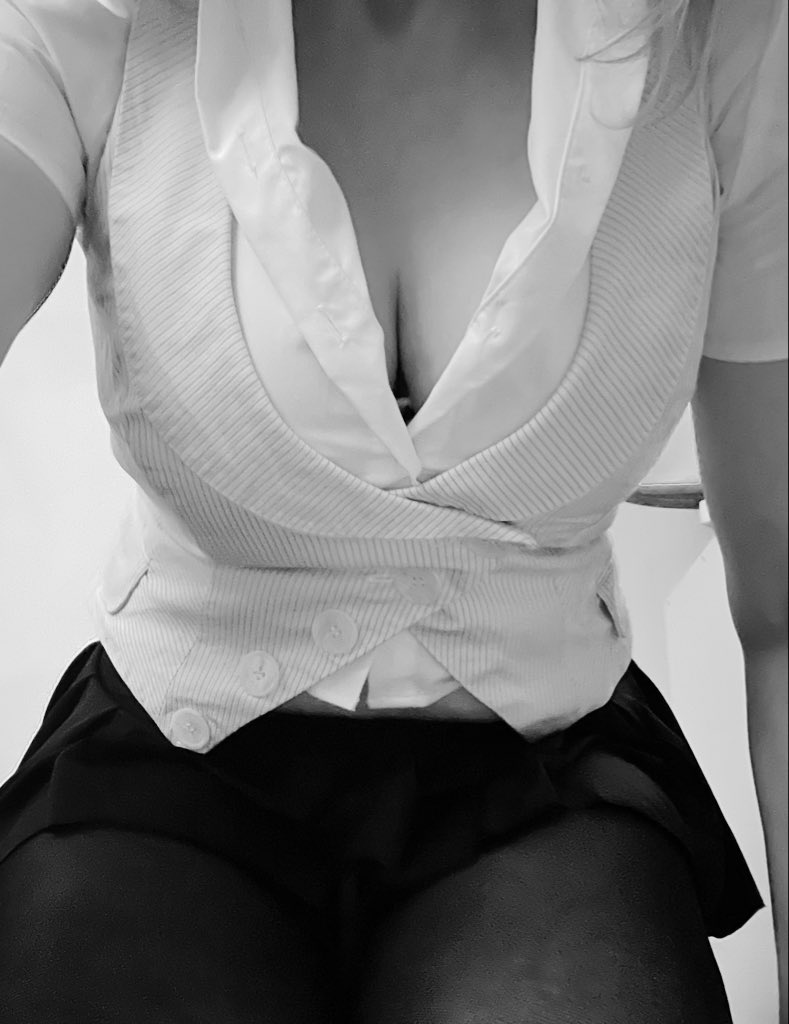 fcupbarbie's tweet photo. Good morning ⛅️ Not sure any amount of coffee is going to get me through today’s work calls but keep ‘em coming ☕️ https://t.co/RJTVDYenEy