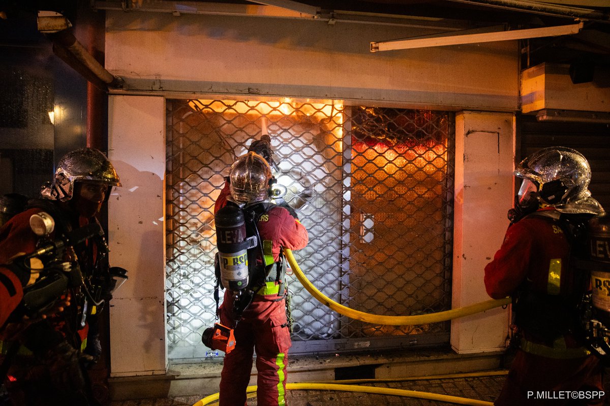 PompiersParis tweet media