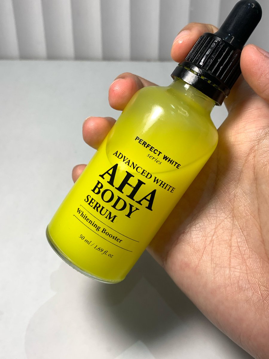 l0tusbiscoff_'s tweet photo. current body care routine that actually feels good on my skin 🤍🧏🏻‍♀️ https://t.co/B9P4eY1sMN