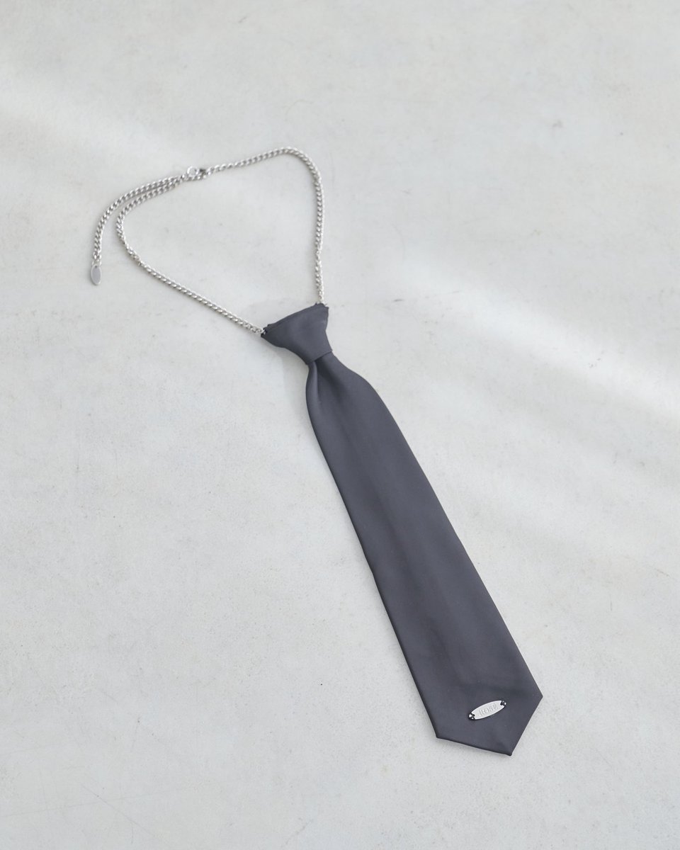rosemuse_'s tweet photo. ┈𝑛𝑒𝑤 𝑎𝑟𝑟𝑖𝑣𝑎𝑙

" Chain satin tie "
color : black
¥4,950(tax in)

上品な光沢のサテン素材で仕立てた
クラシックなアクセサリーネクタイ

ネック部分にはチェーンを使い、
洗練された印象に仕上げました。

⁡ ↪︎web store 2/9(mon)20:00

#RoseMuse https://t.co/a6NCjV0lsx