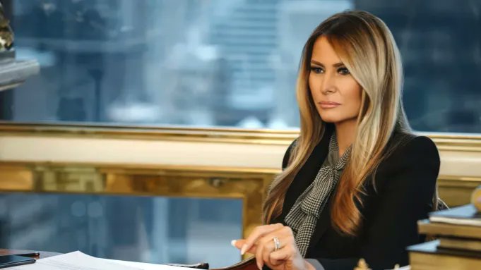 Filmaffinity's tweet photo. #Melania, el documental sobre la actual primera dama USA se estrena en nuestra web con un flamante 1,3 de los usuarios. Los medios tampoco desmerecen en uno de esos #facepalm unánimes que rara vez vemos en #Filmaffinity.
https://t.co/pCEklG8pX9 https://t.co/7222oop2Ox