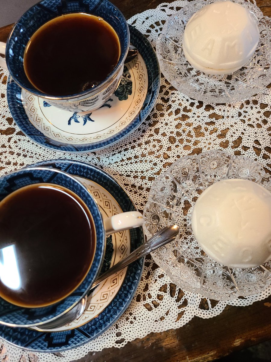 ここのモナカアイスが
おいしい！
創業110年だそう。
#ゼー六