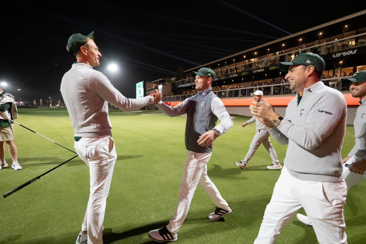 Adrian Meronk tweet media