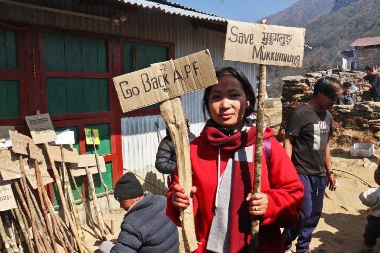 witness_radio's tweet image. Indigenous communities in Eastern Nepal accuse the @worldbankgroup ’s Linked Cable Car Project of rights violations.@amnesty @WorldBankIAM  @ipmsdl_ @IENearth @forum_asia  @OHCHRAsia  @purbelinews @MaryLawlorhrds @nonprofitorgs 
#HumanRights 
Read more: radio.witnessradio.org/indigenous-com…