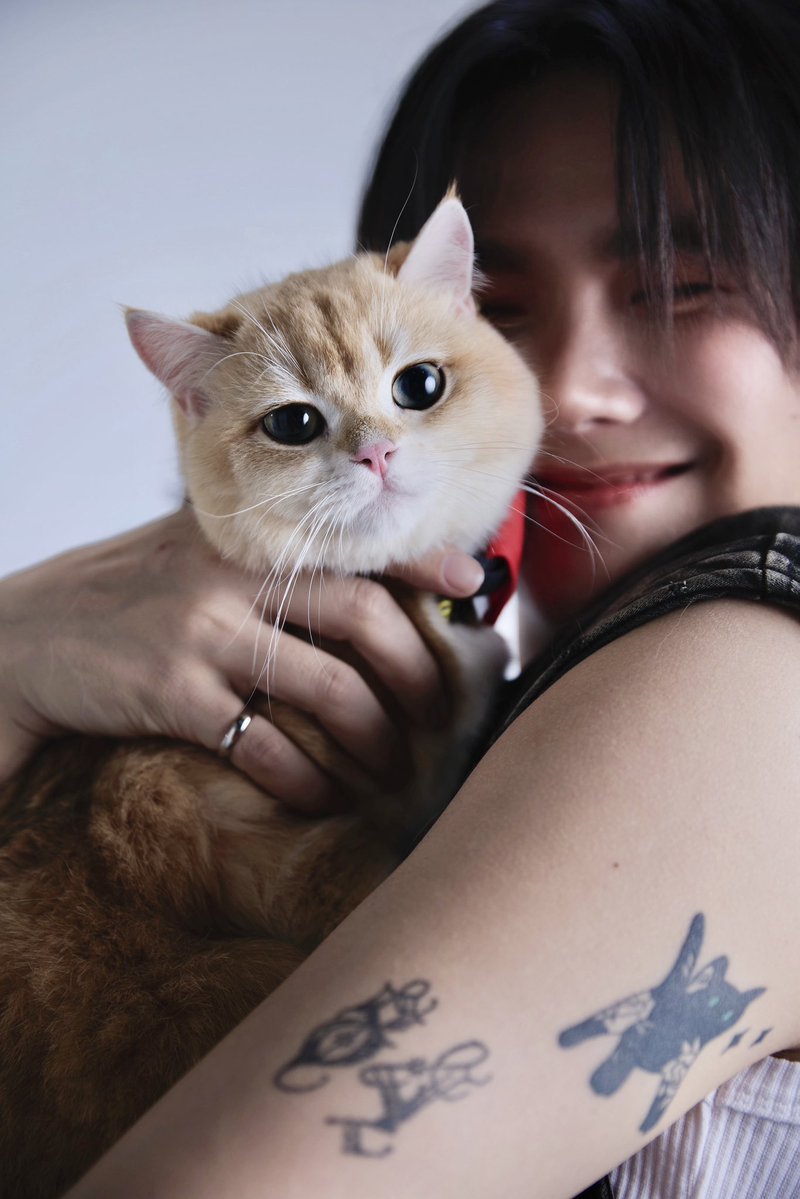 💙ก้าวเข้าสู่เดือนแห่งความรัก ผ่านไปแบบเผลอๆ เลย
ลืมทักทายทุกคนไปนิดนึง 🫶🤍🥺

ขอให้ทุกคนได้เจอความรักดีๆ 💕
จากคนรอบข้าง 👨‍👩‍👧‍👦 จากเพื่อนๆ 🤝
หรือแม้แต่ความรักเล็กๆ ที่มอบให้ตัวเองในทุกๆ วัน 🌷✨

ขอบคุณที่ยังอยู่ตรงนี้
คอยจับมือกันไว้ ไม่หายไปไหน 🤍🤝
กำลังใจ รอยยิ้ม