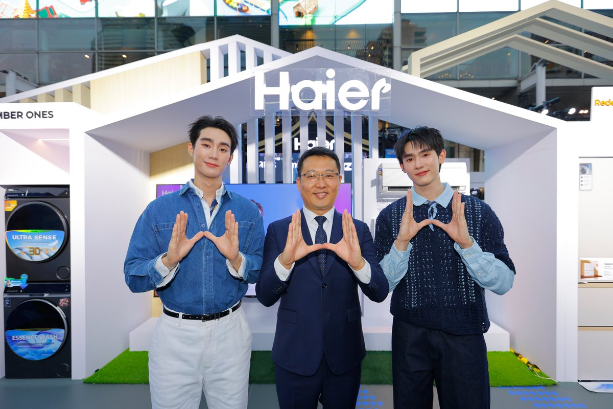 ThailandHaier's tweet photo. ภาพบรรยากาศ Day 5 งาน Haier Thailand Pop-Up ‘Champion Your Haier Life ไฮเออร์เปิดโหมดแชมป์ให้กับชีวิต’ ✨🎉

ขอบคุณที่มาร่วมกิจกรรมในวันสุดท้ายด้วยกันนะครับ 💙 

#Haier #HaierThailand #HaierThailandPopUp #ChampionYourHaierLife #fforce_ #kasibook #HaierPopUpxForceBook https://t.co/uRg5dqVlop