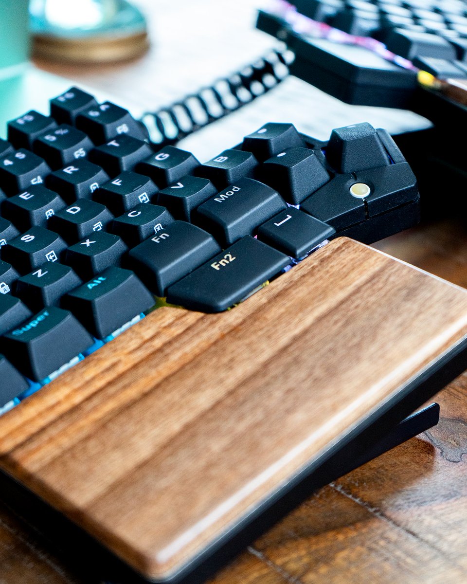 Ult. Hack. Keyboard tweet media