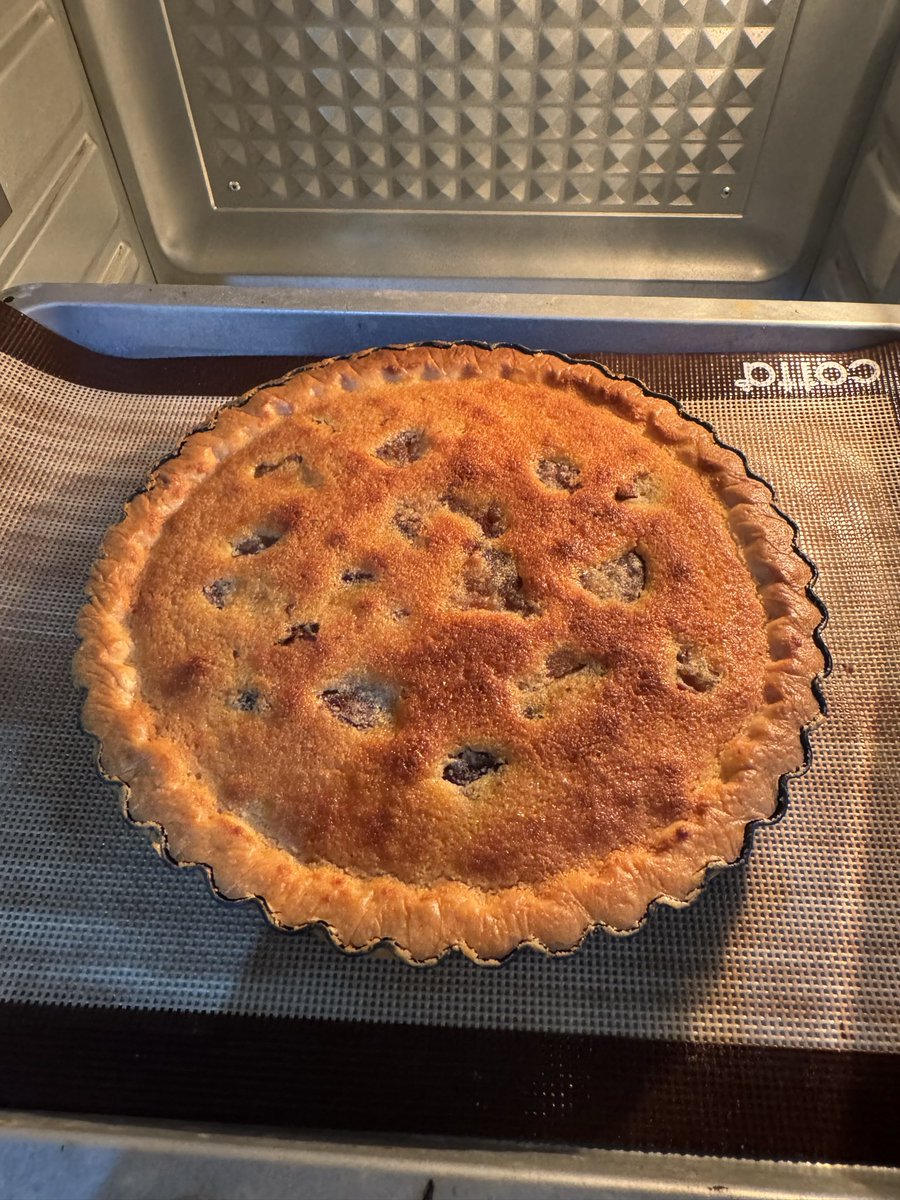 Hirokkuma cafe
久しぶりに開店です🥰🍀
（ムチュコタンのバースデーケーキ）