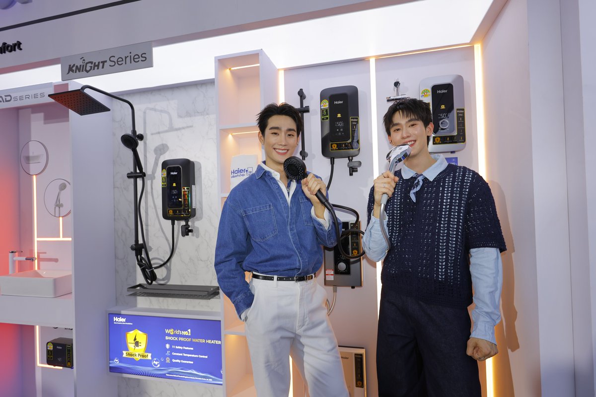 ThailandHaier's tweet photo. ภาพบรรยากาศ Day 5 งาน Haier Thailand Pop-Up ‘Champion Your Haier Life ไฮเออร์เปิดโหมดแชมป์ให้กับชีวิต’ ✨🎉

ขอบคุณที่มาร่วมกิจกรรมในวันสุดท้ายด้วยกันนะครับ 💙 

#Haier #HaierThailand #HaierThailandPopUp #ChampionYourHaierLife #fforce_ #kasibook #HaierPopUpxForceBook https://t.co/uRg5dqVlop