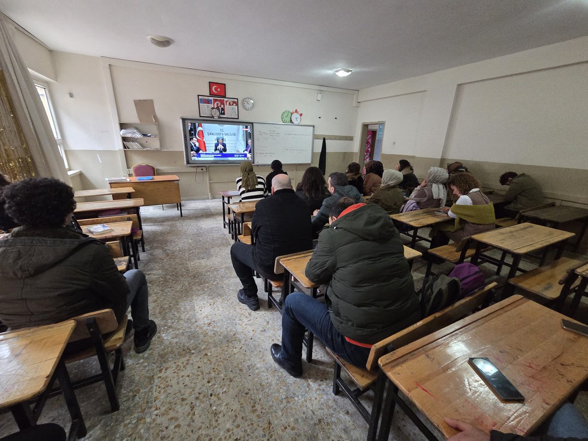 Sayın Valimiz Hasan ŞILDAK’ın katılımlarıyla, 2025-2026 Eğitim Öğretim Yılı II. Dönem Ögretmen Buluşmaları toplantısı gerçekleştirildi.
<a href="/UrfaValiligi/">T.C. ŞANLIURFA VALİLİĞİ</a> 
<a href="/hasansildak/">Hasan ŞILDAK</a> 
<a href="/sanliurfammem63/">Şanlıurfa İl Milli Eğitim Müdürlüğü</a> 
<a href="/HaliliyeMem/">Haliliye İlçe Milli Eğitim Müdürlüğü</a> 
<a href="/MustafaCDR1/">Mustafa CİDİR</a>