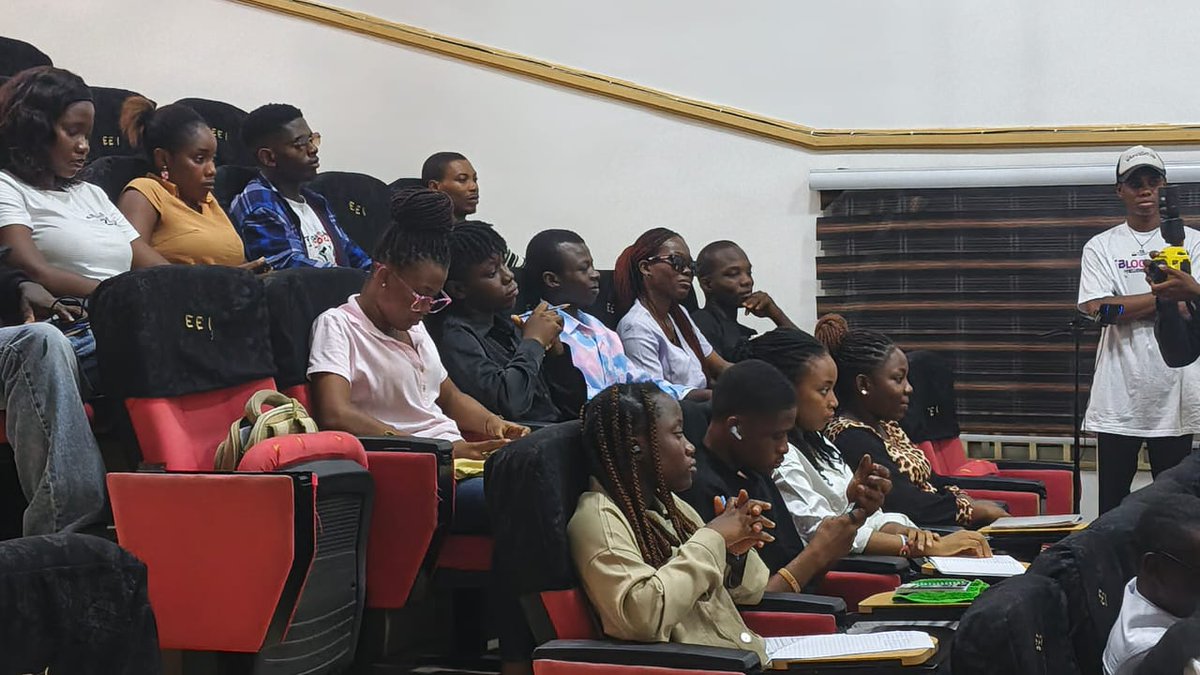 defi_ronin2's tweet photo. Friday reminded me why community work matters.

The Blockchain Newbies Conference started as a simple idea: make blockchain understandable for beginners.

Seeing a room filled with curious students, thoughtful questions, and real engagement made every late night and planning... https://t.co/ZiEzN9WTQ7