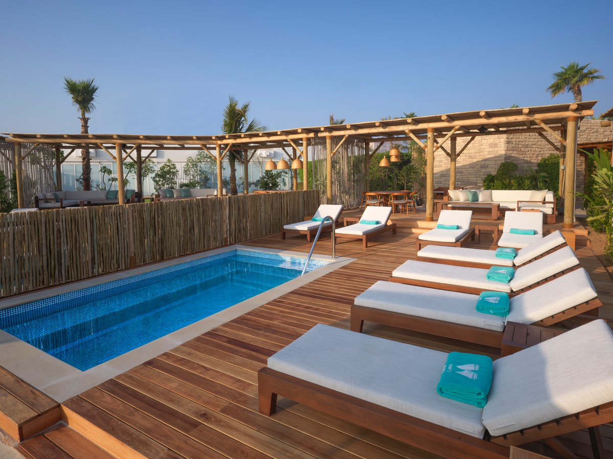 Timber decking for luxury living.

Warm underfoot and visually stunning year-round.
👉 Explore decking: capereed.com

#Decking #WoodenDeck #CapeReed