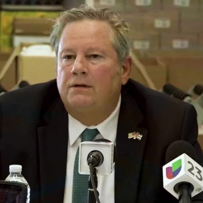 AsicSomos's tweet image. La #ASIC🇨🇺 expresa su total solidaridad con @MikeHammerUSA🇺🇸 encargado de negocio de la @USEmbCuba por los insultos de los que fue objeto por parte de agente del régimen de #Cuba en su más reciente viaje a #Trinidad y #Camagüey al tiempo que condenamos y lamentamos estás acciones