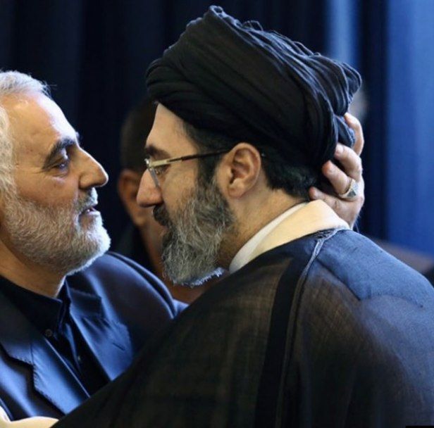 IsraelPersian's tweet image. ارزش دارائی‌های سه بنیاد تحت کنترل علی خامنه‌ای ۲۰۰ میلیارد دلار تخمین زده می‌شود.

ثروت علی خامنه‌ای 95 میلیارد دلار است.

مجتبی خامنه‌ای در شمال لندن املاکی به ارزش ۱۰۰ میلیون پوند در خیابان میلیاردرها دارد.