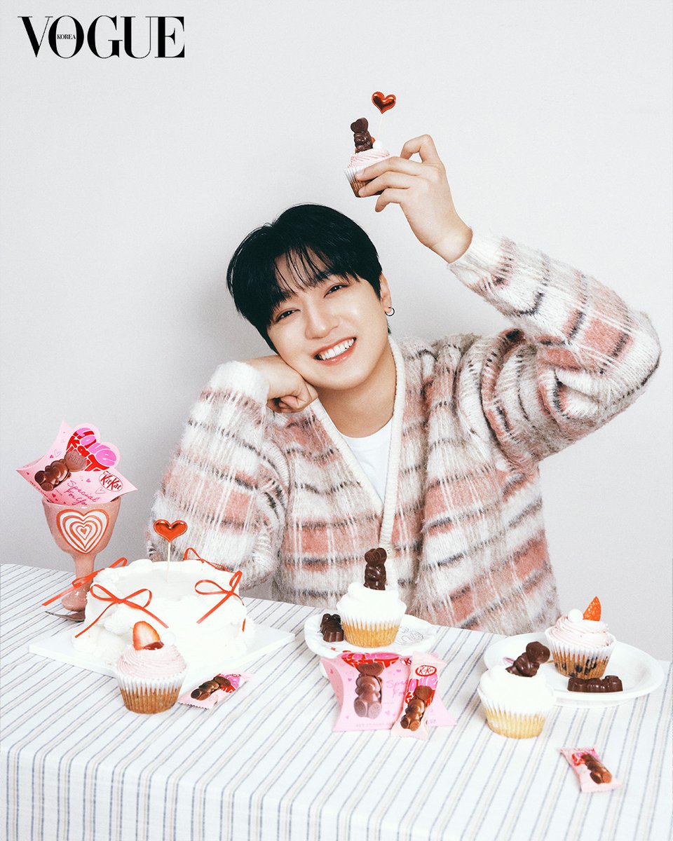 VOGUE KOREA tweet media