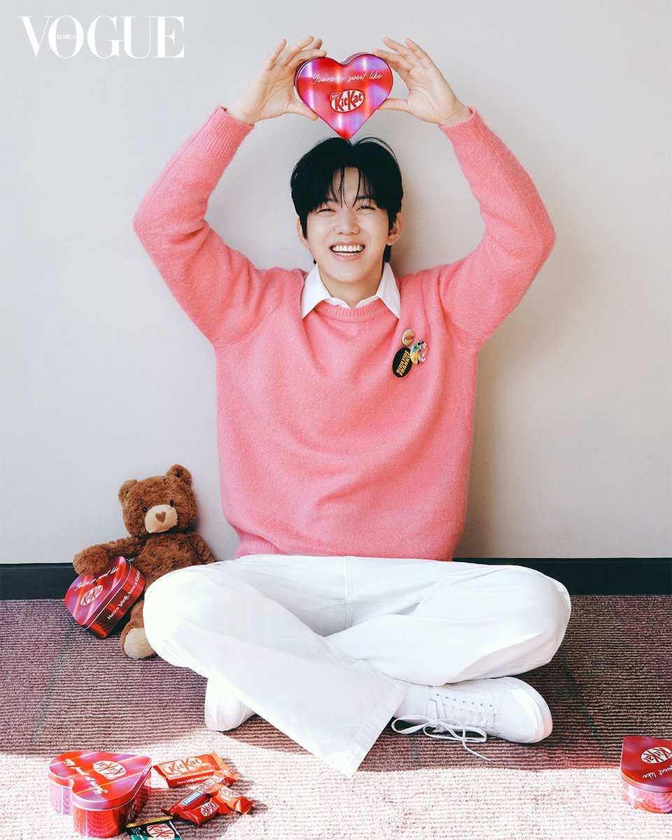 VOGUE KOREA tweet media