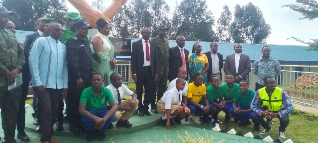 Abanyeshuri b'Inyange bo muri <a href="/NgororeroDistr/">Ngororero District</a> bati "TWESE TURI ABANYARWANDA "
<a href="/Unity_MemoryRw/">Ministry of National Unity and Civic Engagement</a> <a href="/RwandaLocalGov/">Ministry of Local Government | Rwanda</a> <a href="/Ibuka_Rwanda/">IBUKA Rwanda</a> <a href="/RwandaWest/">Western Province I Rwanda</a> <a href="/cnkusi20/">Nkusi Christophe</a>