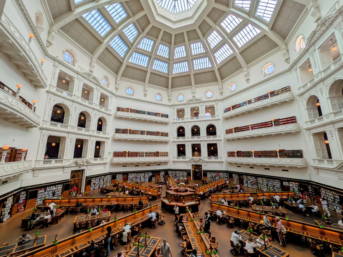 HiroYoshimatsu's tweet photo. 帰る日は時間があったので、勉強しに図書館へ。
#statelibraryvictoria #メルボルン #全豪オープン https://t.co/pj6nK7BX4L