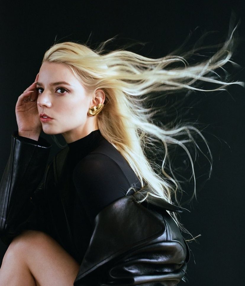 anyataylorjoyth's tweet image. 