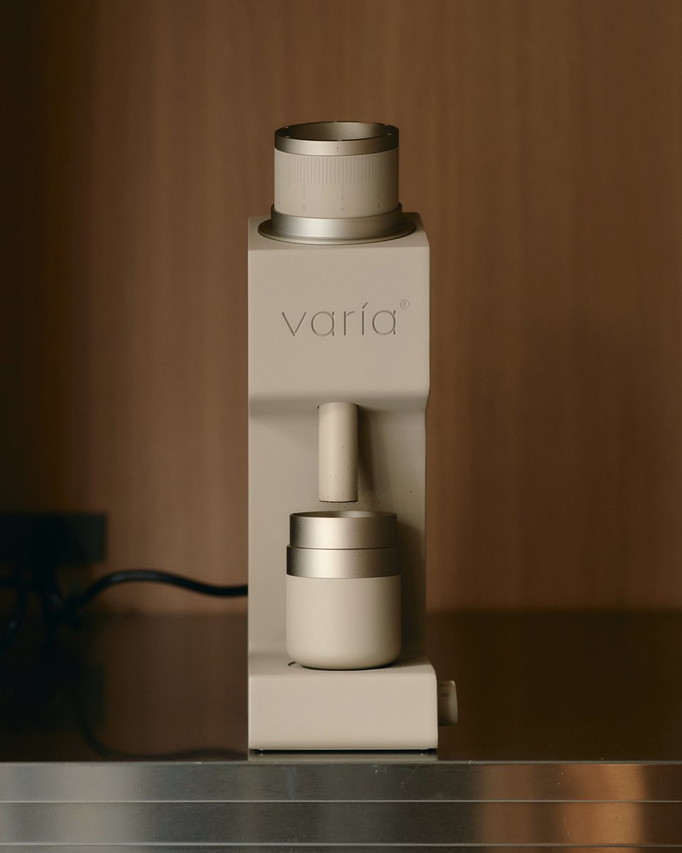kurasujp's tweet photo. Varia VS4 Grinder、Kurasu Ebisugawaでも販売しております☕️

2/2に一般販売をスタートしたVS4グラインダー。
直接見てみたいという方はぜひ、お店で。
https://t.co/dOCsVQNCHC https://t.co/7dSIbQzUpk