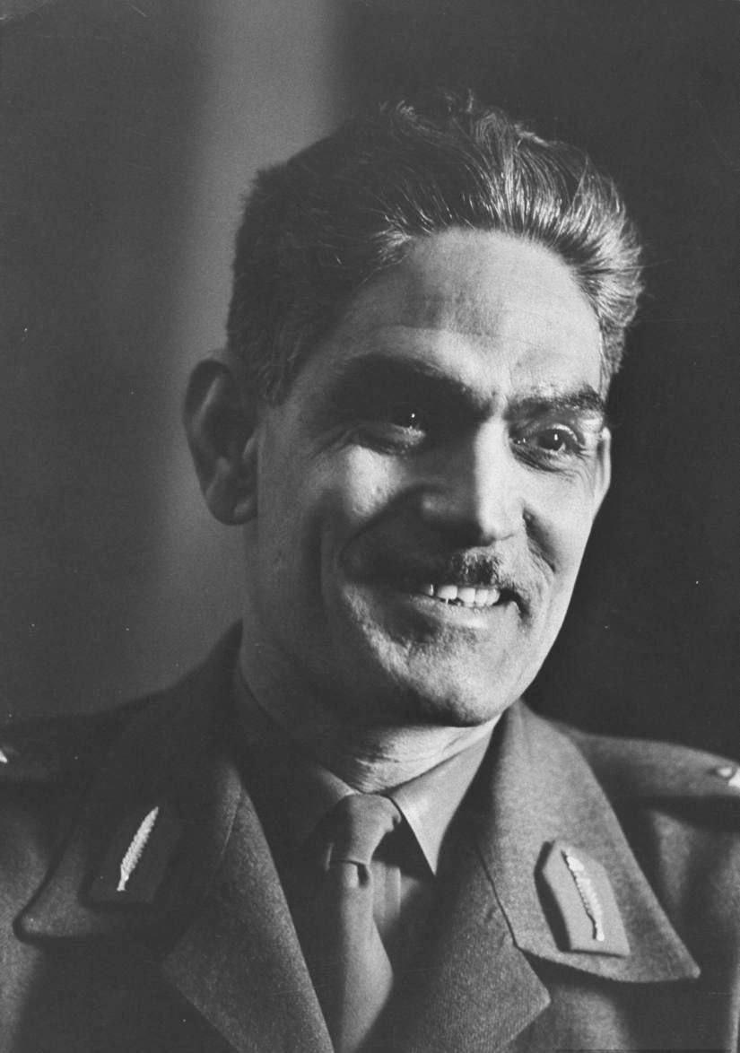 شلون تعرف انتَِ صرت شاب/ه واعي وبراسك ستين الف حض تحب هذول 
يأخي اغلب الشباب بلعالم خاملين يردون بس ونسه ولعب وروح الثوره والغيره على وطنهم منطفيه