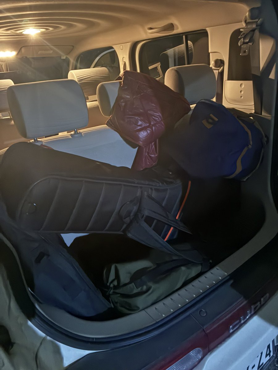 大分でのアトホールとKURUKURUのツーデイズ。
大分の人たちの唄を沢山聞けて、上野くんの歌も沢山聞けて、会いたい人に再会できて、やっと会えた人たちもいて、嬉しいプチ旅でした。
お酒を飲んで、車中泊もして、銭湯に入って。
久々に旅した気がします。
楽しかったです！
ありがとうございました！