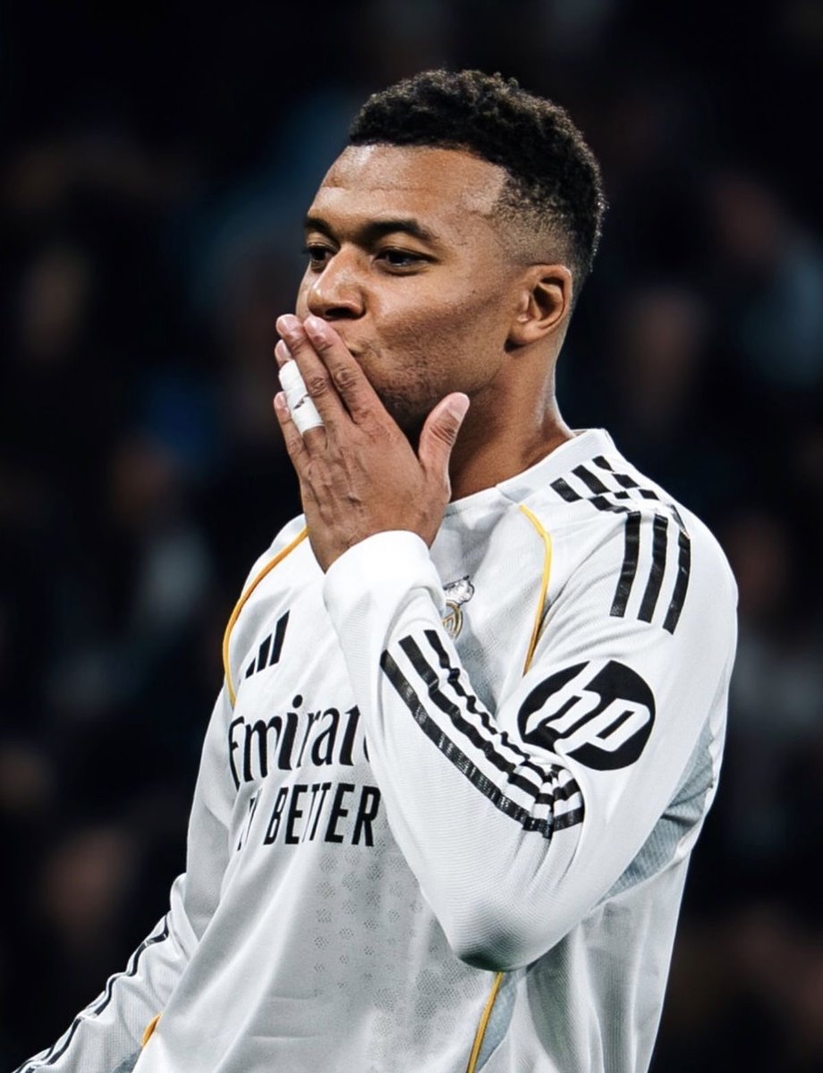 theMadridZone's tweet image. 🚨If Kylian Mbappé plays all remaining games in La Liga, he is on track to score 39 goals in the competition this season. @perplexity_ai
