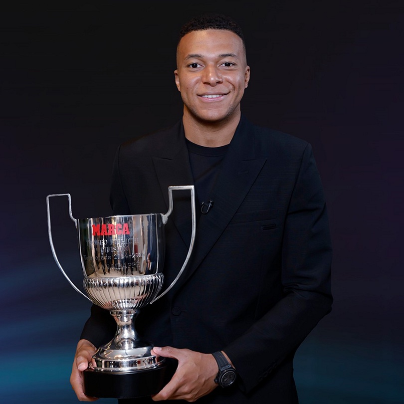 theMadridZone's tweet image. 🚨If Kylian Mbappé plays all remaining games in La Liga, he is on track to score 39 goals in the competition this season. @perplexity_ai