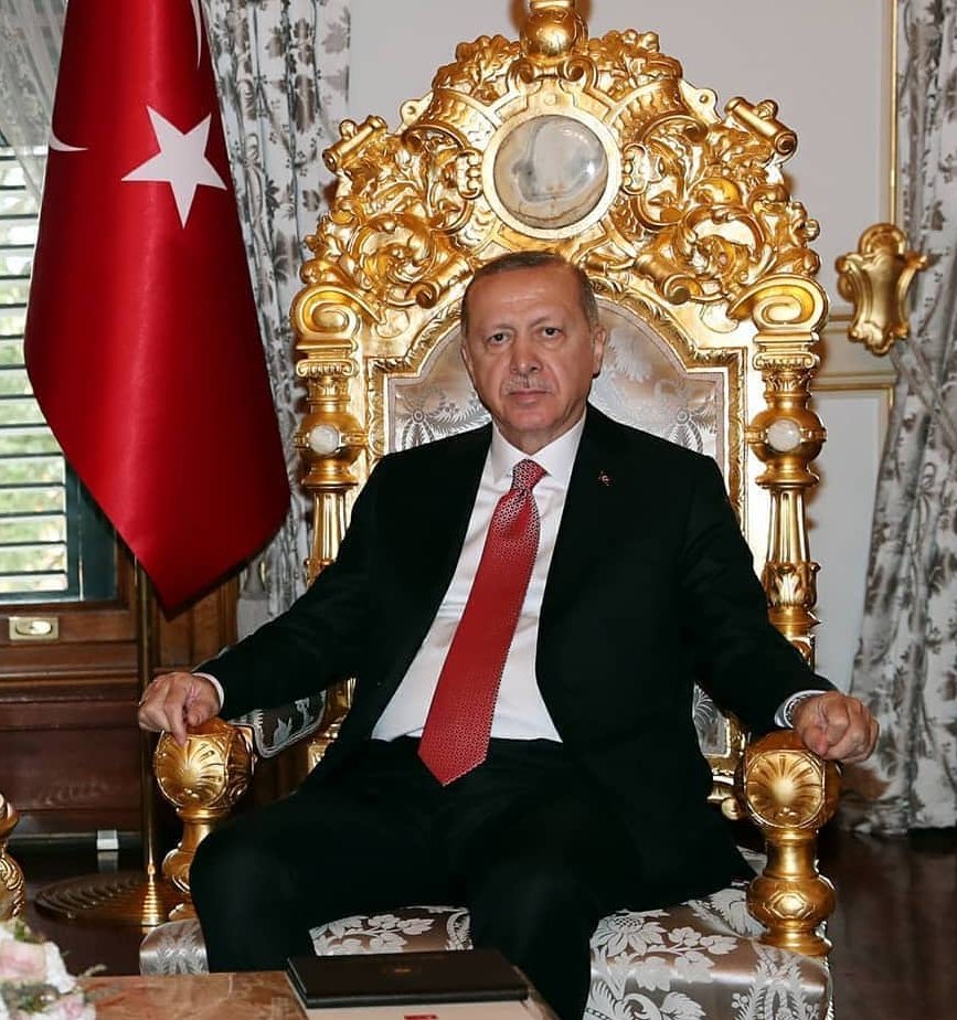 Dünyanın en temiz, en güvenilir Başkanı.

Kıymetini bilmek gerek...