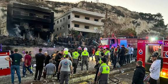 Awakeningmedia1's tweet photo. In the outskirts of the town of Ansariyeh in southern Lebanon, an Israeli attack yesterday killed one person and injured 13 others. The attack targeted a car on the highway between Ansariyeh and the coastal town of Saksakiyeh using a drone, causing the vehicle to catch fire. 

According to the Lebanese Ministry of Health, during the night, an Israeli airstrike in the southern town of Harouf also injured six people.

Israel has not only devastated civilians in Palestine but its aggressive attacks have extended to Lebanon, Syria, and Iran. 
According to experts, the purpose of these attacks is to severely disrupt peace in the Gulf region and spread fear and terror across the area.

These attacks by Israel are ongoing, involving drones and airstrikes targeting civilian areas. Just as it wreaked havoc on ordinary citizens in Palestine, it is similarly undermining peace in Lebanon and other countries.

These attacks are not only causing loss of human lives but are also affecting the social and economic structure of the region. Ordinary citizens live in fear and panic, and local economies and daily life are being disrupted.

Despite this, there has been no effective accountability from the international community for Israel’s illegal occupation and repeated ceasefire violations. Not only in Lebanon and Palestine, but Israel’s aggression across the region continues without any significant sanctions.

Will the international community continue to merely watch Israel’s aggression? Or will it ever take effective measures to protect peace in the region and the lives of innocent people?
#LebanonIsraeliAttack #MiddleEastConflict #HumanRights #GlobalAccountability