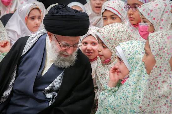 7sardar7's tweet photo. اسلامِ علی بن ابی‌طالب ( کرم‌الله وجهه)
&amp;
اسلامِ معاویه بن ابی‌سفیان (لعنت الله علیه)
#Epstein https://t.co/fgqnHWJpOd
