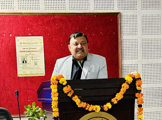 manojpatairiya's tweet photo. Honored to inaugurate ChemCrown Fest at Delhi University ARSD College as Chief Guest, talked “Research isn’t finish unless communicated to stakeholders,” Principal GK Jha Chairs, Anup K Das  JNU Centre of Science Policy Studies talks “Research Ethics,” Rajiv Singh coordinates Q&amp;A https://t.co/JoHnN71WRK