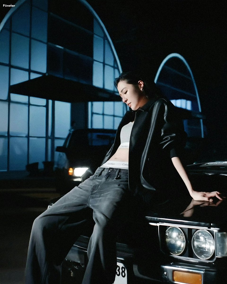 sthaftxrtherain's tweet image. นิตยสารหัวใหญ่ลงรูปพี่หลิงกับแคมเปญของ @CalvinKlein มีรูปขึ้นอยู่ในเว็ปหลายประเทศในเอเชีย hashtag ใน X ขึ้นอันดับ 1 เทรนโลก นี่คือพลังของคำว่า “หลิงหลิง คอง”