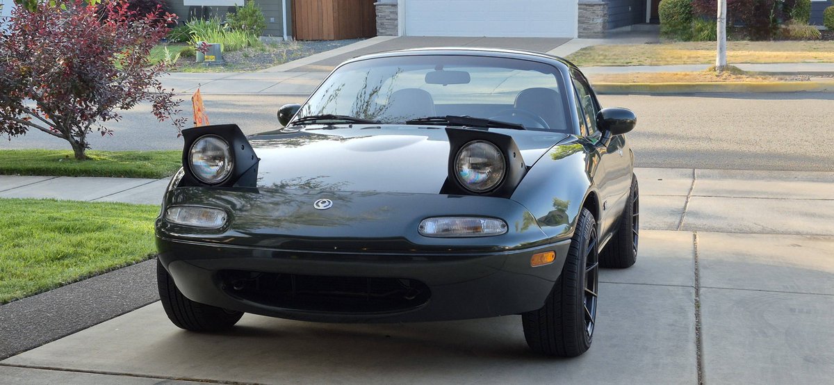sybners's tweet photo. @evielissia my car wants in, can she get an invite? https://t.co/SuATlYhK93