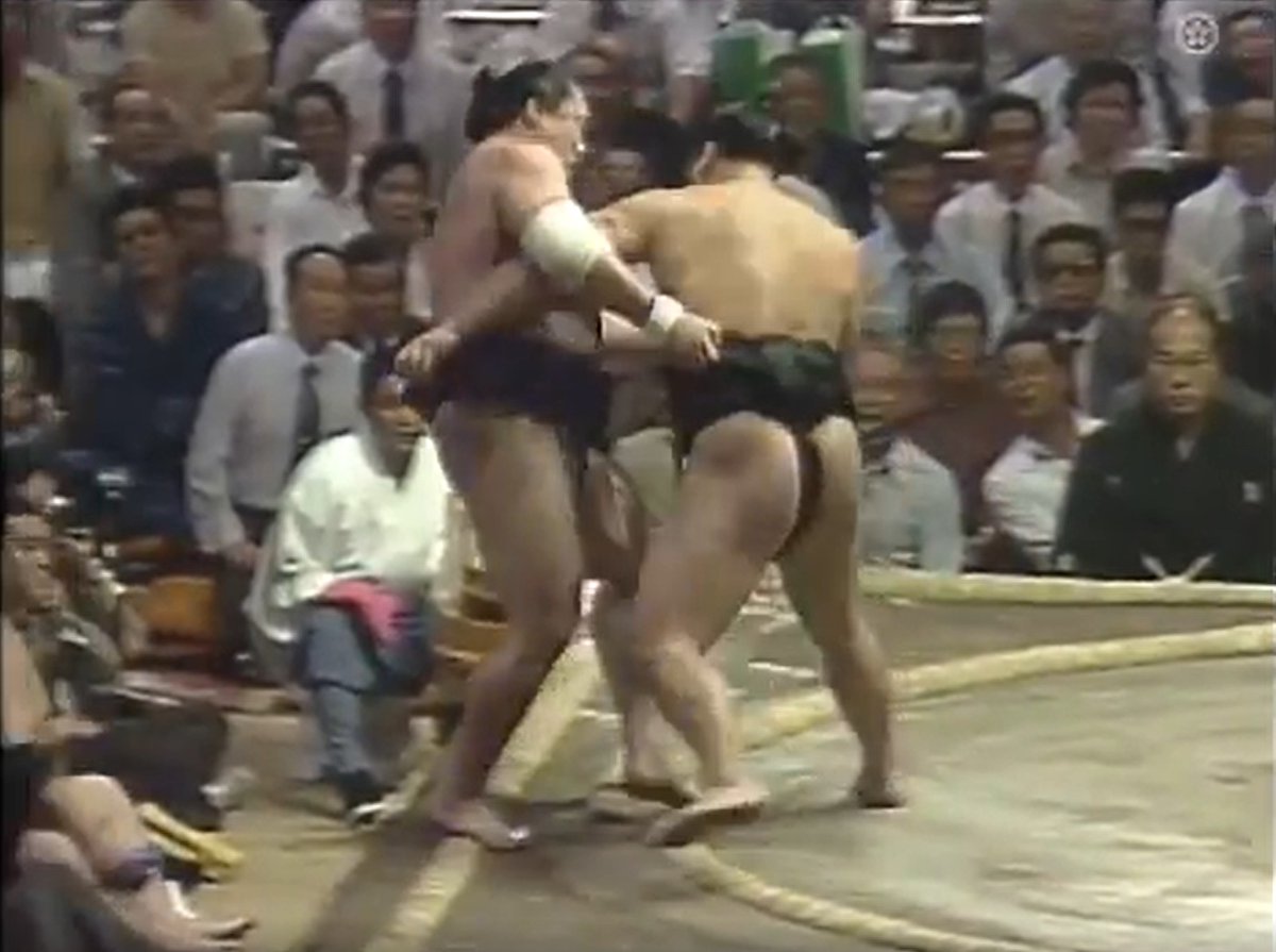 アーカイブ場所】 昭和60年五月場所二日目。 横綱千代の富士土俵入り