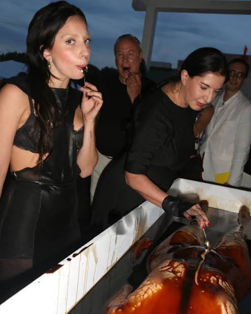 Ritikachoudharz's tweet image. One of the dark rituals done by the Baal worshippers who visited Epstein's Island 👀💀

#EpsteinFiles #Epstein #files #island #volgae #trandingnow #DarkFantasy