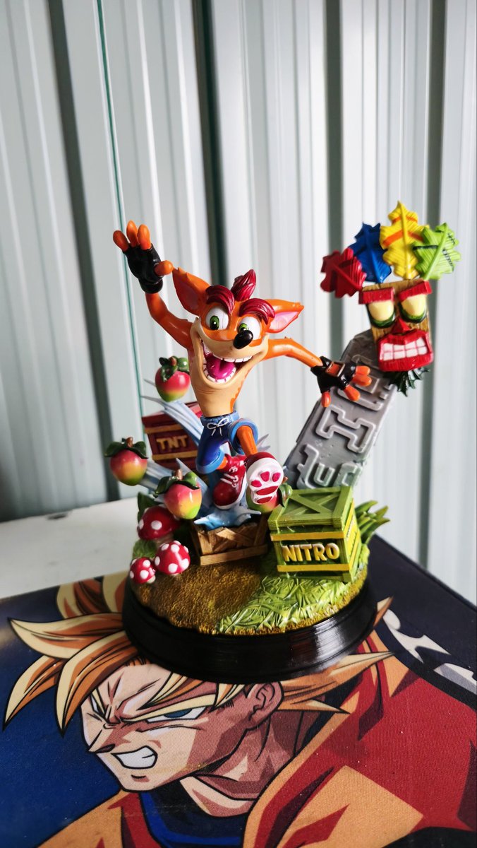 Este fue el primero de la colección infancia, crash bandicoot. Impreso en resina y pintado por mi. Espero que os guste😊 #CrashBandicoot #infancia #PlayStation