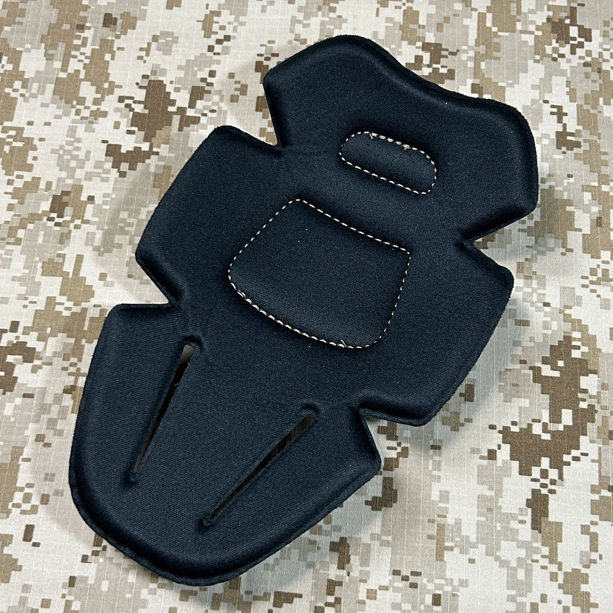 実物crye precision gen3 Airflex ニーパットカーキ色です。
同社のコンバットパンツ専用膝当てにらなります。
未使用ですが、パッケージ傷みで中身の本体のみの商品です。
輸入品の為、若干のスレ等がございますが実用には問題無いかと思います。

詳細は↓
blackline.tokyo/phone/product/…