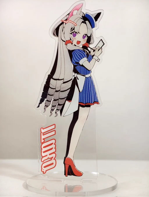 2月21日の #ボイボ寮祭 で頒布する、 #東北イタコ アクリルスタンド! 両面印刷仕様でとっても可愛い ダイナー衣装仕様です 高さ:15cm