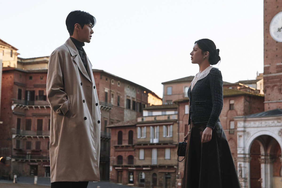 kimeollebeolle's tweet image. 진심으로 이사통 포토북 나와야한다고 생각함