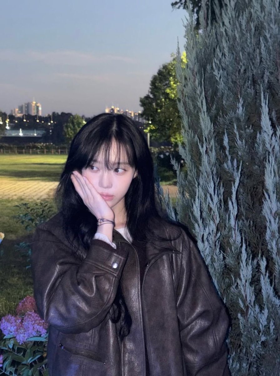 kairpeies's tweet image. เสื้อก็หนังเหมือนกันแต่ใครใส่แล้วเมะ ใส่แล้วเคะคือรู้เลย