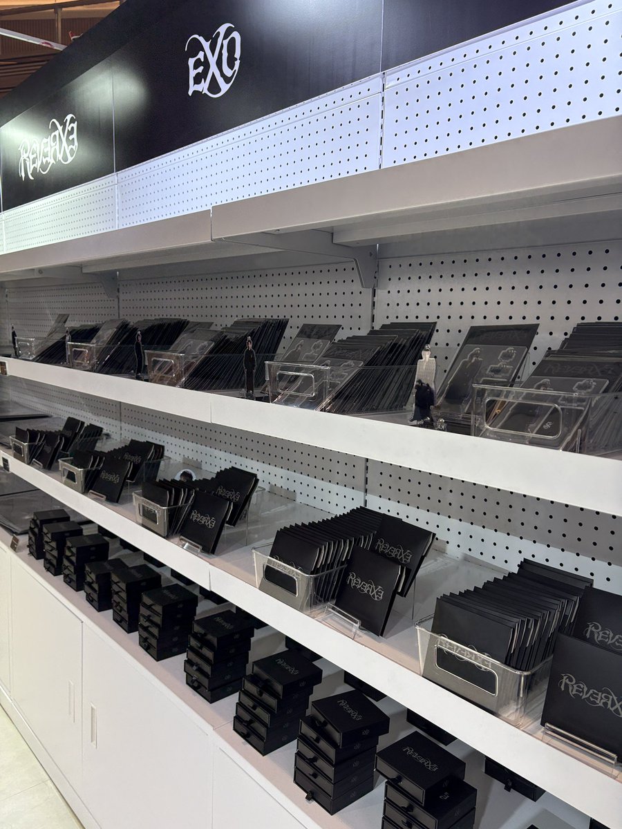 vanteproduction's tweet image. in the store now!!