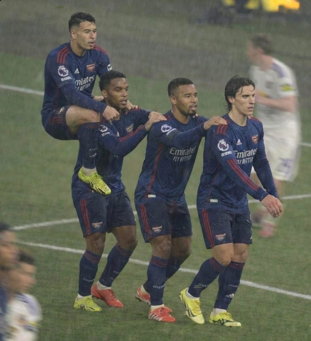 Mikel Arteta has invented a new corner tactic… how can you even defend against this?🤣🤣