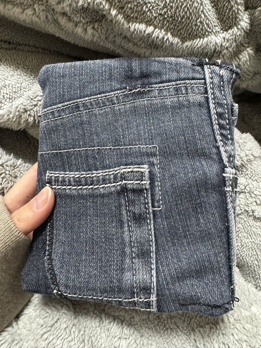 ひなの tweet media