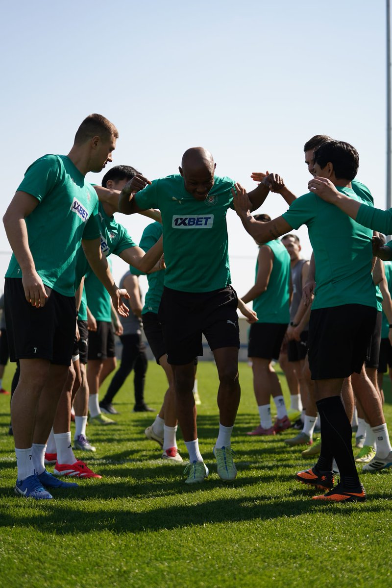 Reconnaissant 🙏🏾

#DIEUMAFORCE #TOUTESTDANSLEMENTAL #PFMFAMILY #FCELIMAIELIMAI