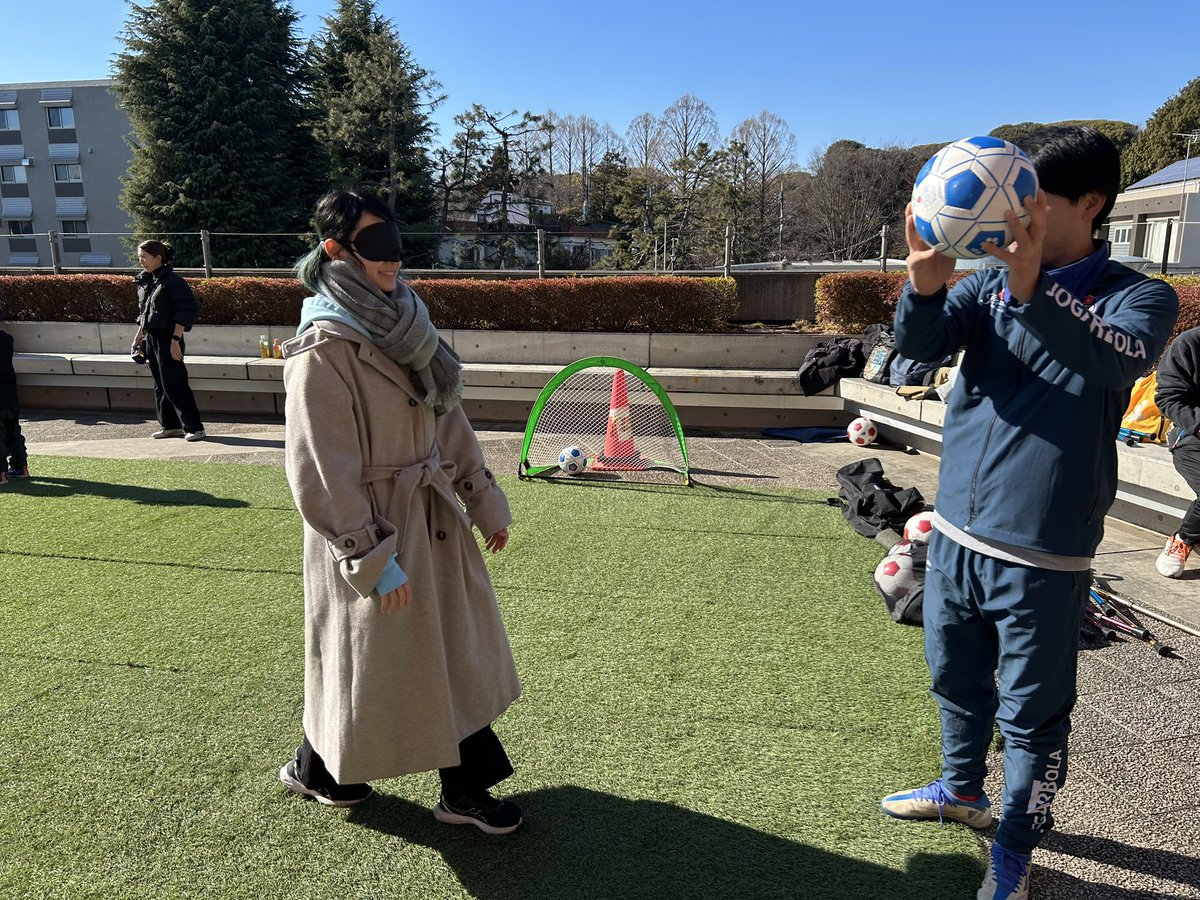 昨日は795スタジアムのイベントに参加しました

ブラインドサッカーの体験会

音の鳴るボールを目隠ししてタッチします

ブラインドダンス💃のレッスンや大会運営に役立てます

難しかった