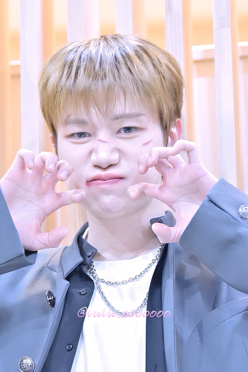 lulu_ooooooo's tweet photo. DIGNITY JAPAN LIVE 2025
🪄︎︎🎄The Gift of Light 🎁❄️

20251218

@DIGNITY_members @DGNT_Official 
#DIGNITY #디그니티 #ディグニティ #루오 #LUO #ルオ #thegiftoflight https://t.co/FUwO8tyjRe