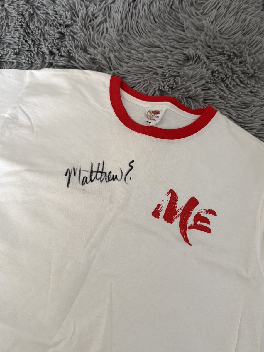 kiwiscam's tweet photo. look what i found😭 13/08/2017 warsaw @MatthewEspinosa https://t.co/IIeMTi4A1g