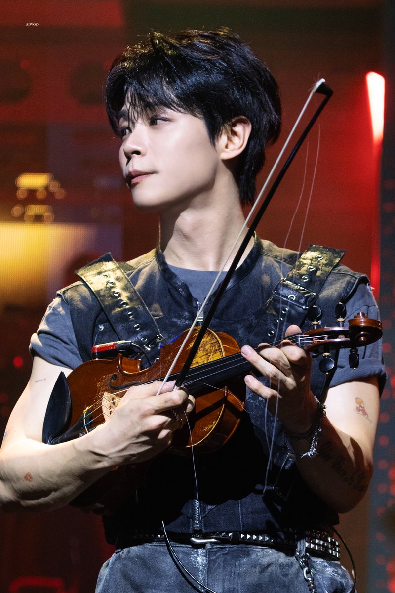 시우 🌧️ tweet media